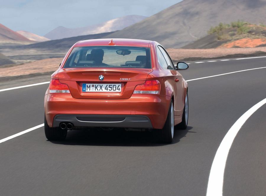  BMW 1-Series Coupe 2011 года  (фото 71 из 77)